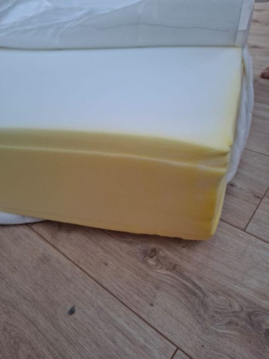 materac jest w doskonałym stanie