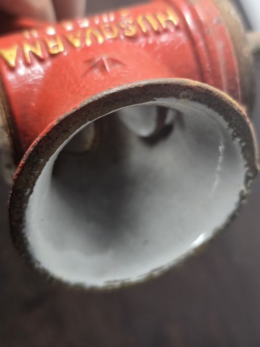 moedor de carne manual antigo da marca Husqvarna