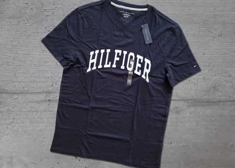 Футболка Tommy Hilfiger розмір M