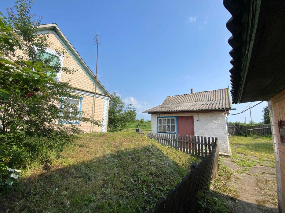 Продаж цегляного будинку в с. Старосільці