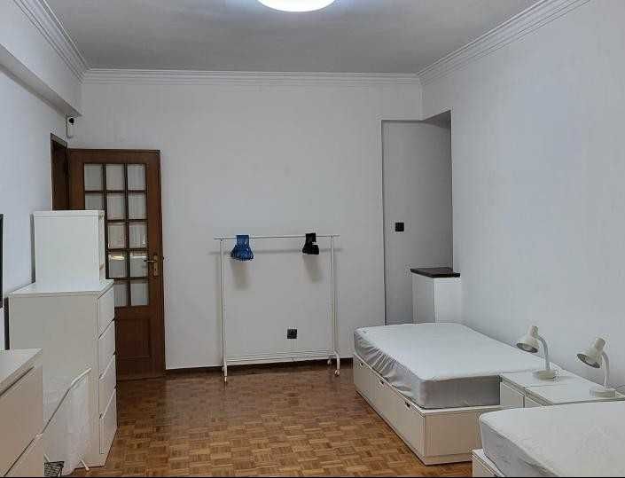 Quarto individual ou duplo Oeiras para estudantes, bem localizado, muita luz, ambiente sossegado