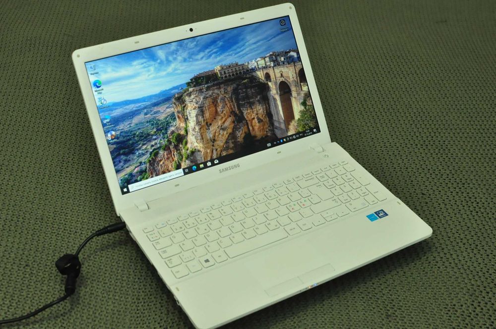 Мощный ноутбук Samsung 370 (intel/4Gb/500Gb/video-2Gb)