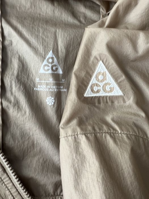 Продам вітровку-куртку nike ACG cinder cone
