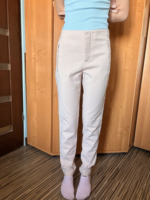 Spodnie basic pudrowy róż