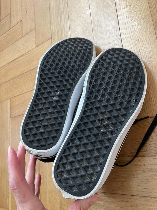 Buty Vans w panterkę. model sięgający do kostki. Rozmiar 36,5