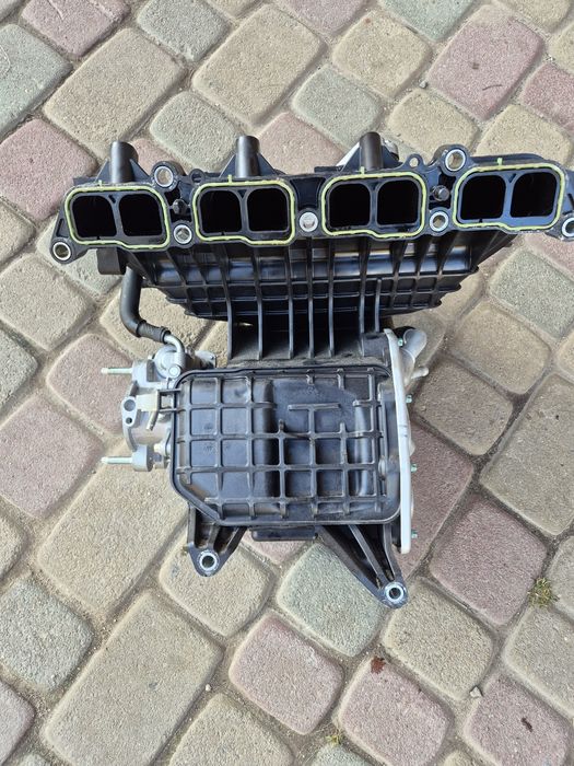 Впускний колектор mazda 3 turbo 2023 рік