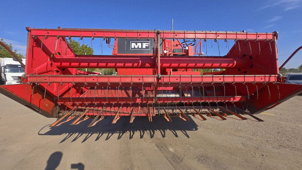 Комбайн massey Ferguson 440