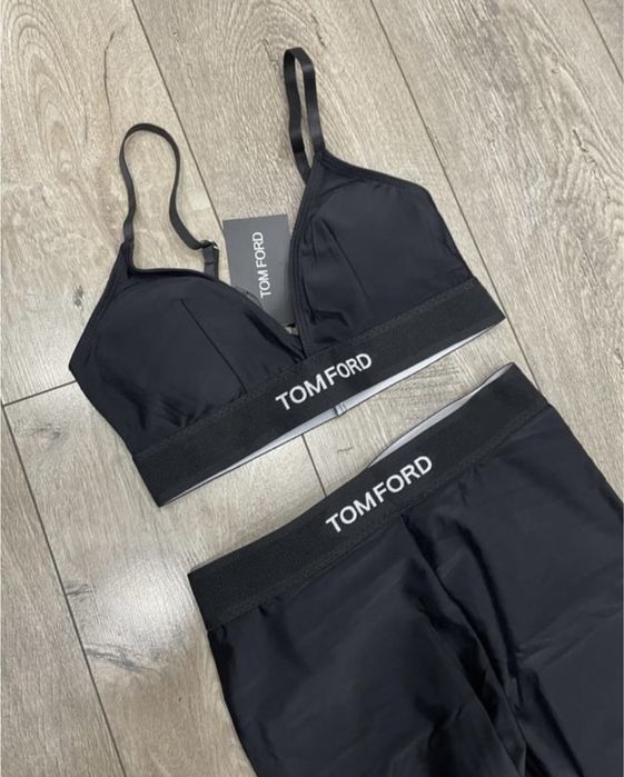 Крутезний жіночий костюмчик лосіни і топ Tom Ford