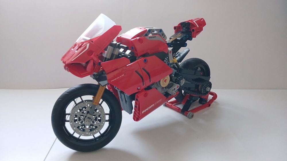 Lego Technic Ducati Panigale V4