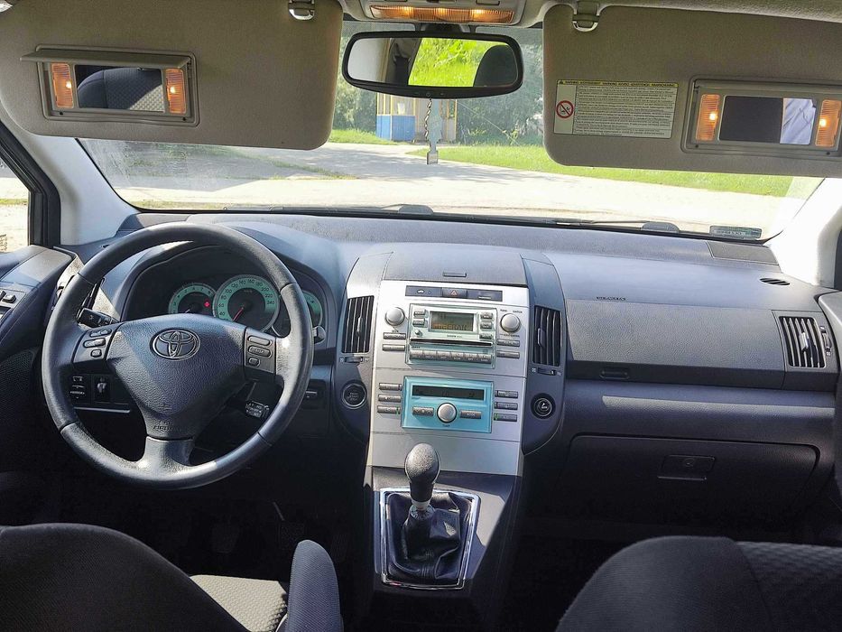 toyota corolla verso