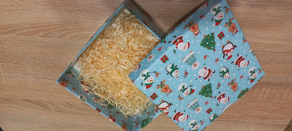 Подарункова коробка новорічна в ассортименті