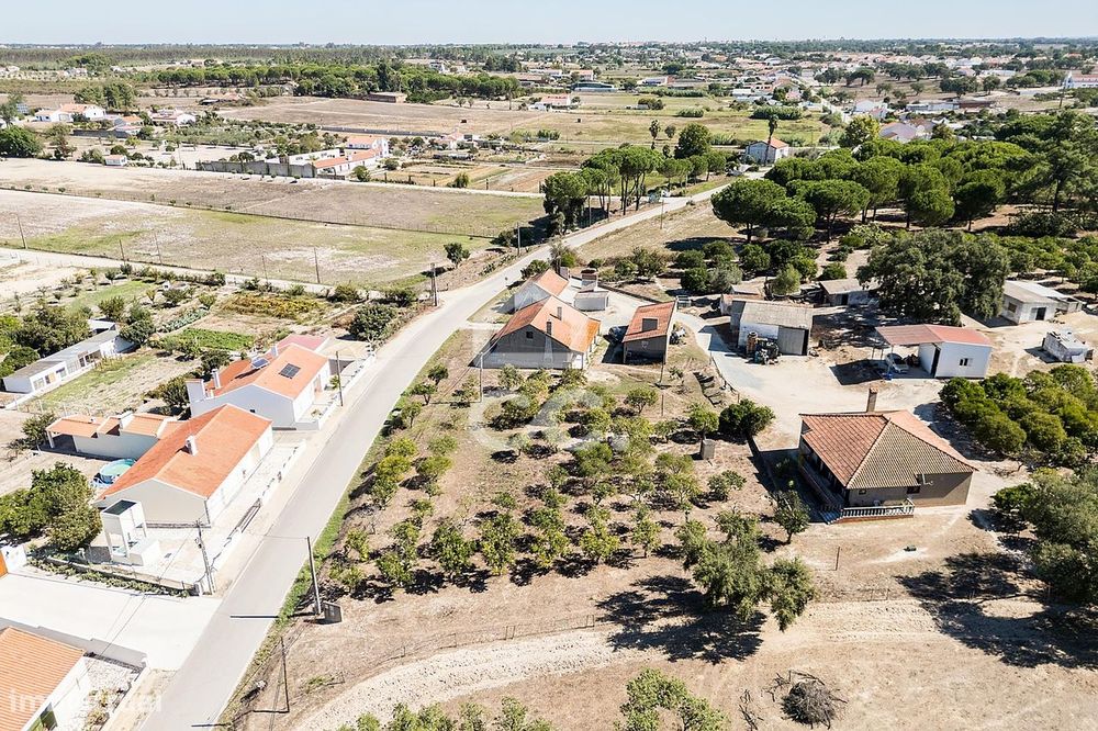 Moradia T3 Isolada inserida num lote de 720 m² em Vendas Novas, Évora