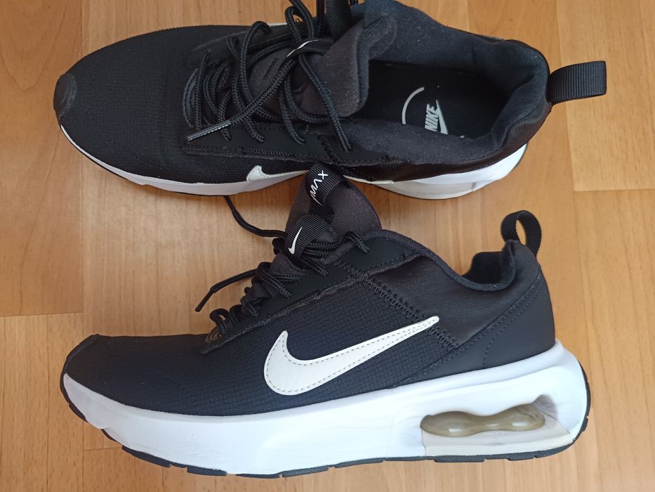 Жіночі кросівки від Nike