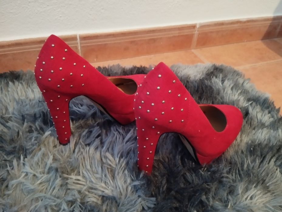 Sapatos de salto alto da Aldo