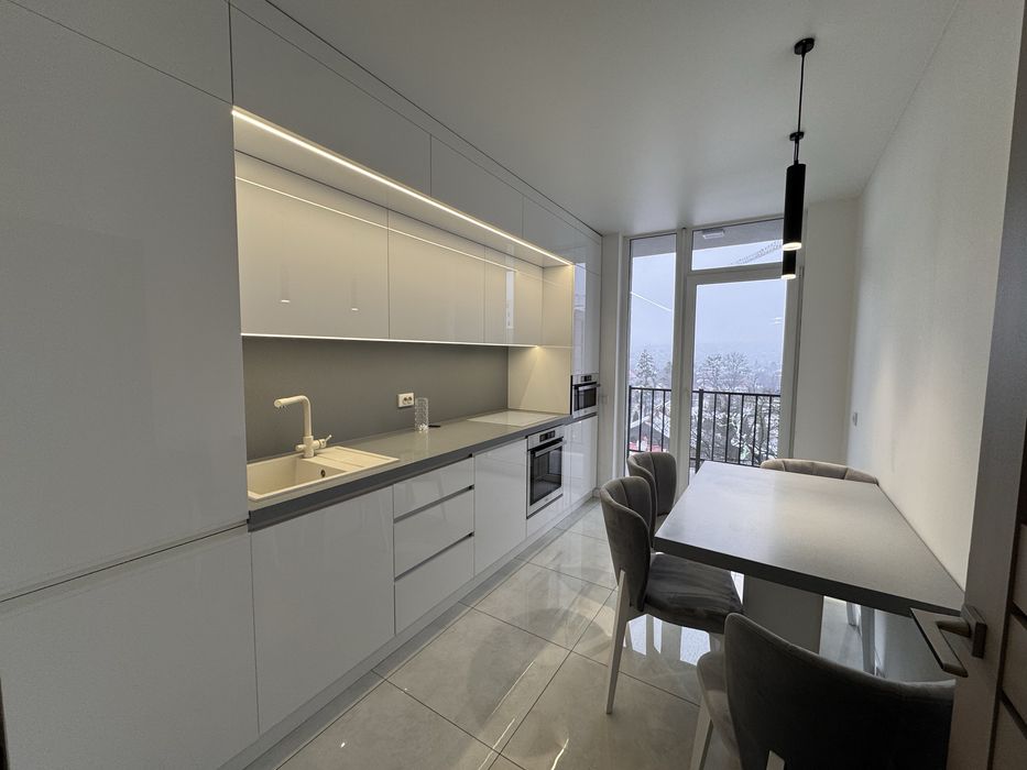 ТЦ «Майдан» 2-х кімнатна новобудова. Перша здача