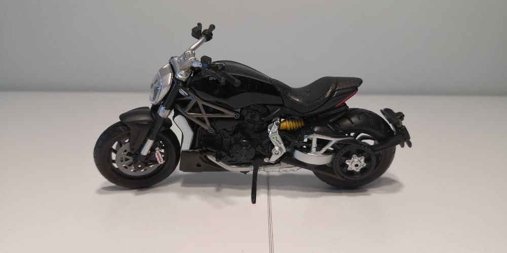 Motory Shell Ducati