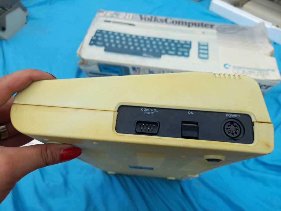 VC Commodore 20 w pudełku