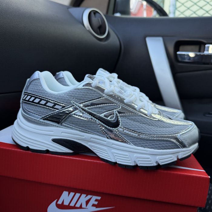 Жіночі кросівки найк інітіатор сірі  Nike Initiator Grey Silver Castom
