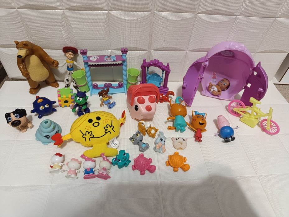 Лот іграшок для дівчинки