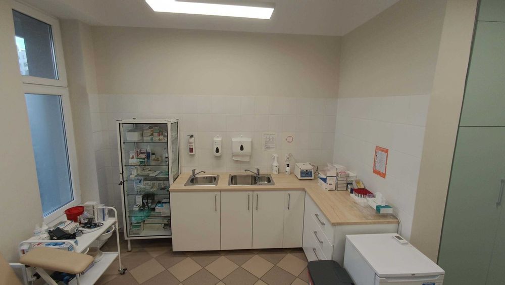 Prądnik Czerwony. Lokal na gabinety lekarskie. Os. Oświecenia
