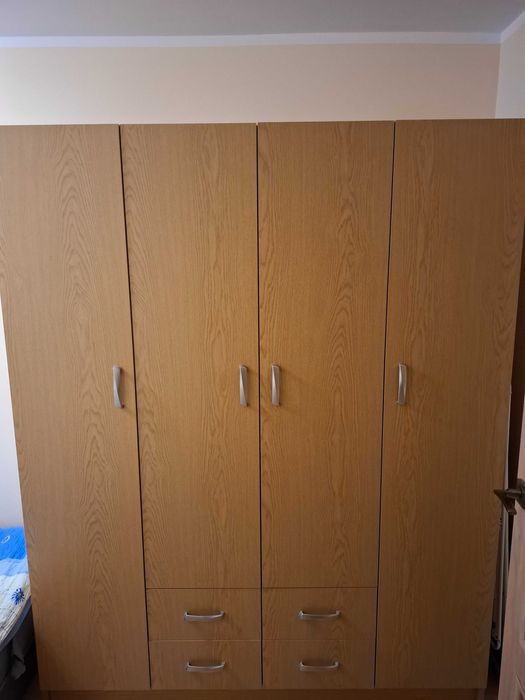 SPRZEDAM szafę nic nie zniszczoną