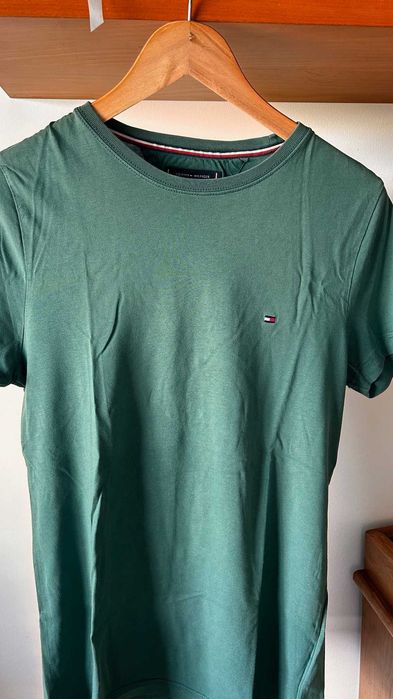 Tshirts varias marca - Levis, Tommy, Vans, Element, Volcan