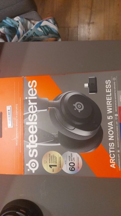 Sprzedam słuchawki arctis nova 5 whriless