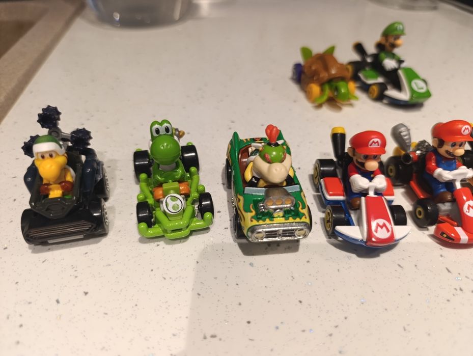 Zestaw autek Hot Wheels Mario Kart (12 sztuk) + Toad gratis