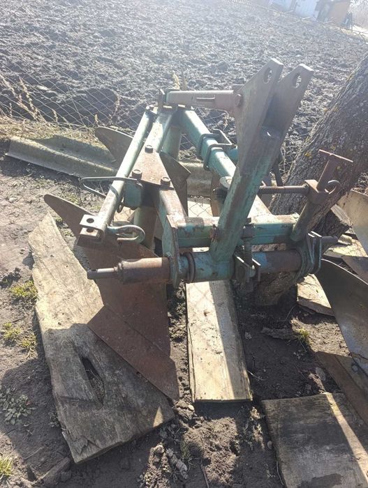 Продам плуг 3-30