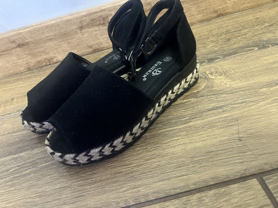 Босоножки, туфли