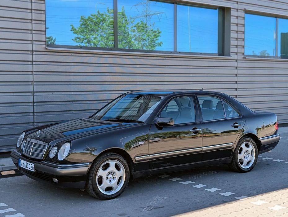 Mercedes-Benz Klasa E E320 3.2 V6 224KM 4-Matic Elegance Świetny stan Dwóch właścicieli