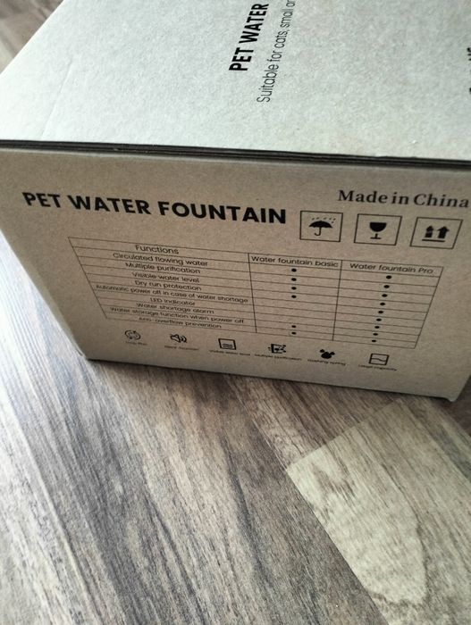 Fontanna poidło dla kota