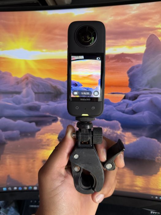 Insta360 X3 Como Nova (1 Mês de Uso) + Suporte Moto + Fatura e Garantia