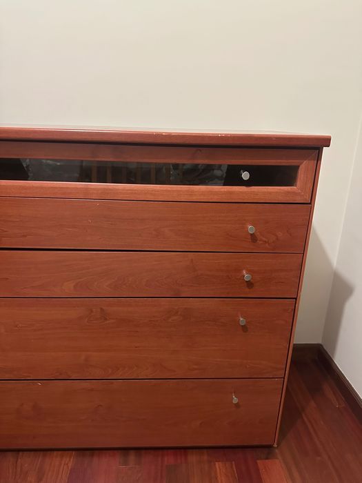 Mobilia em bom estado