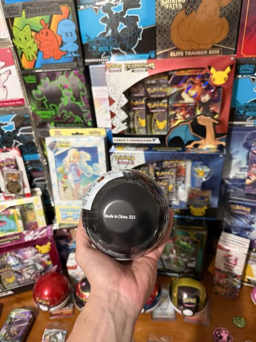 Pokemon Luxury Ball Tin D23
