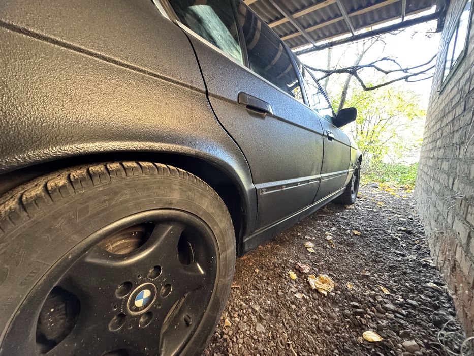 Продам BMW E34 с переоформлением.