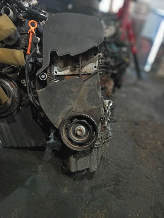 Двигун мотор двигатель AZD 1.6 mpi VW Golf 4 Bora Skoda Octavia tour