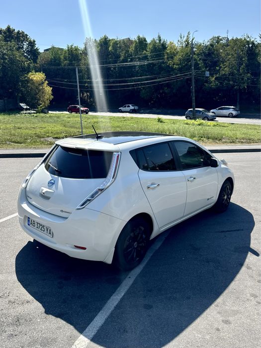 Nissan Leaf 2014 • Tekna • 24 kWh • Webasto