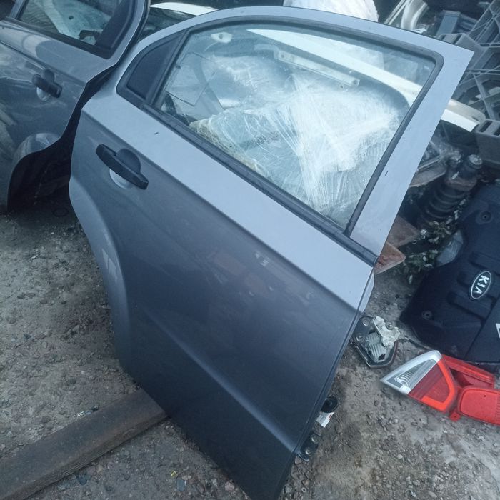 Шевроле авео т250 седан задні праві двері