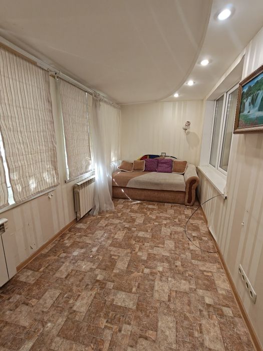 Продам великогабаритну 2-кімнатну квартиру 54 м² з автономним опаленням