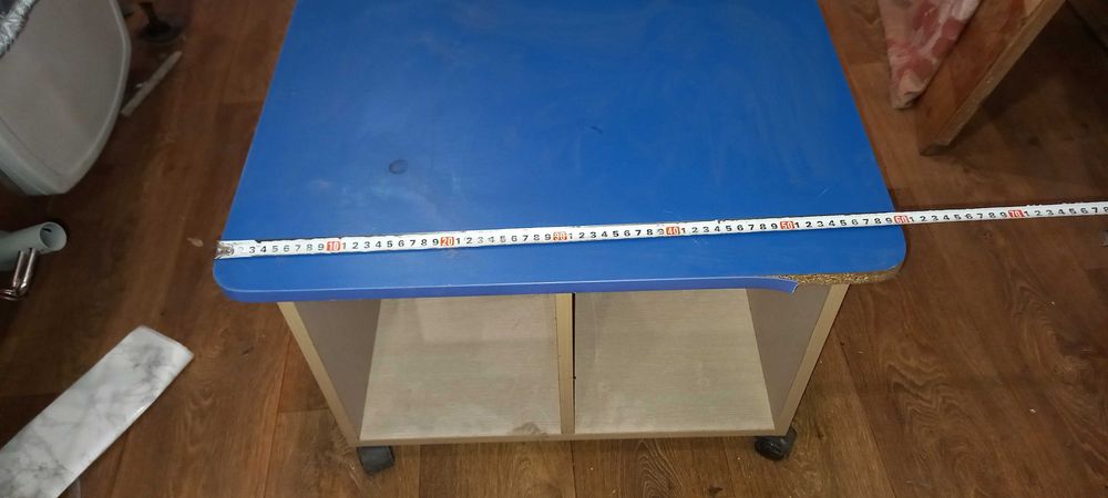 тумбочка на колесиках