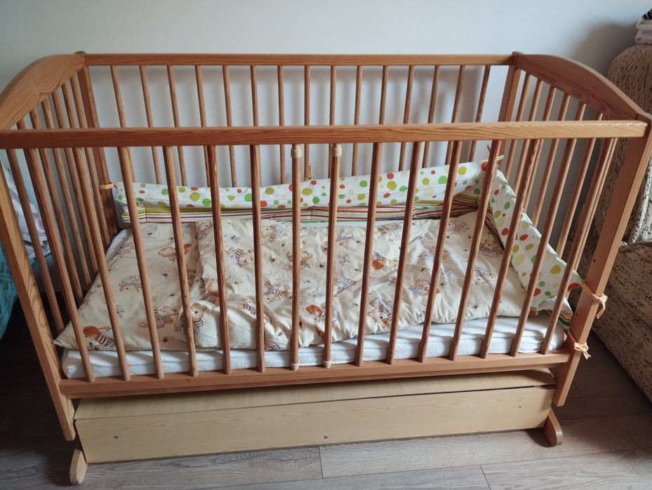 Łóżeczko dziecięce 120 x 60 kołyska