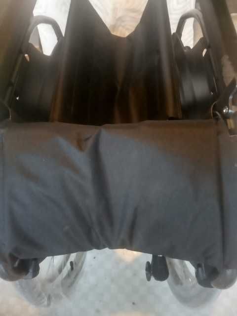 Wózek inwalidzki ze stopów lekkich- NOWY