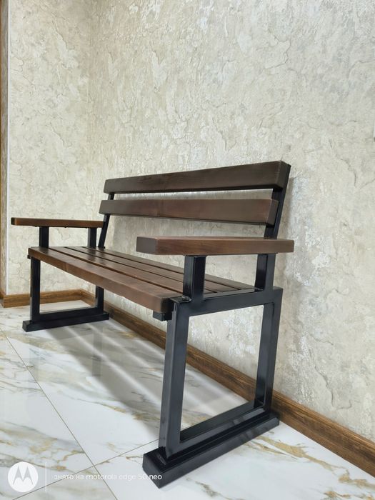 Дерев'яна лавка в стилі лофт