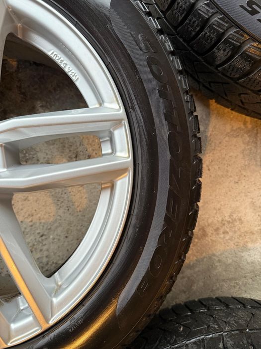 Komplet kół Dezent VW Arteon, Passat, Golf 17 cali, Pirelli Sotozero3