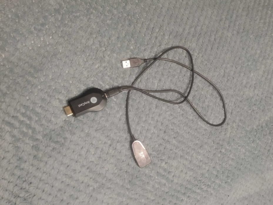 2 ChromeCast 1 Anycast