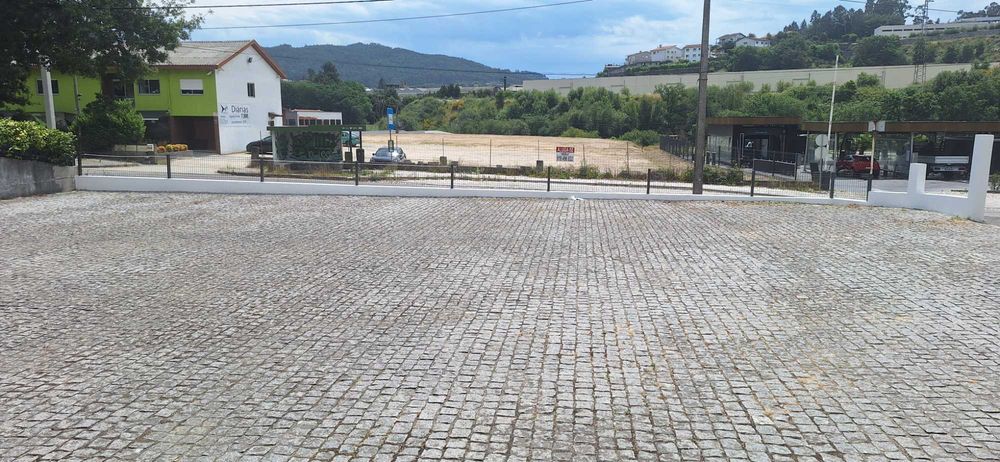 Alugo Loja comercial Nespereira 130m2+ 300m2