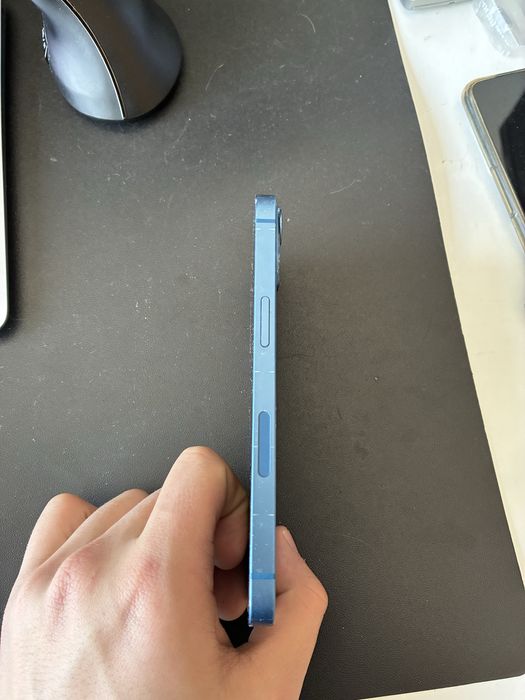 iPhone 13 Azul – Ecrã Impecável – Funciona Bem – Ler Descrição