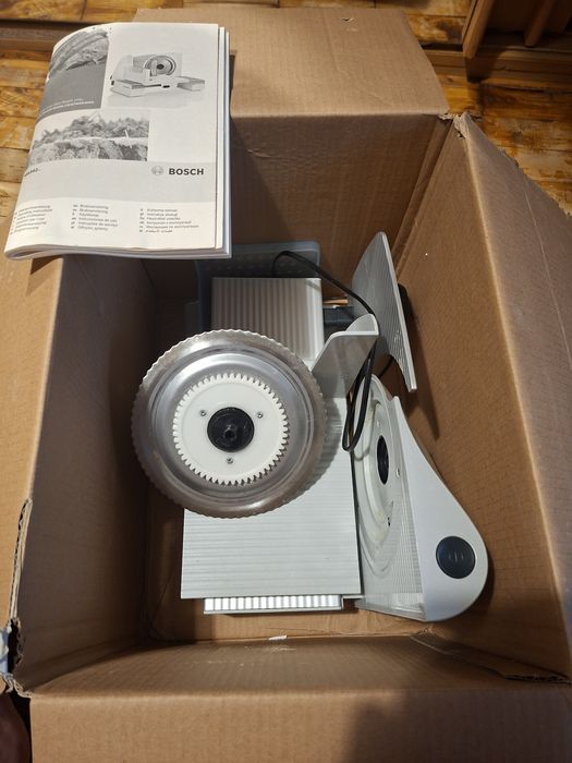 Продам слайсер Bosch