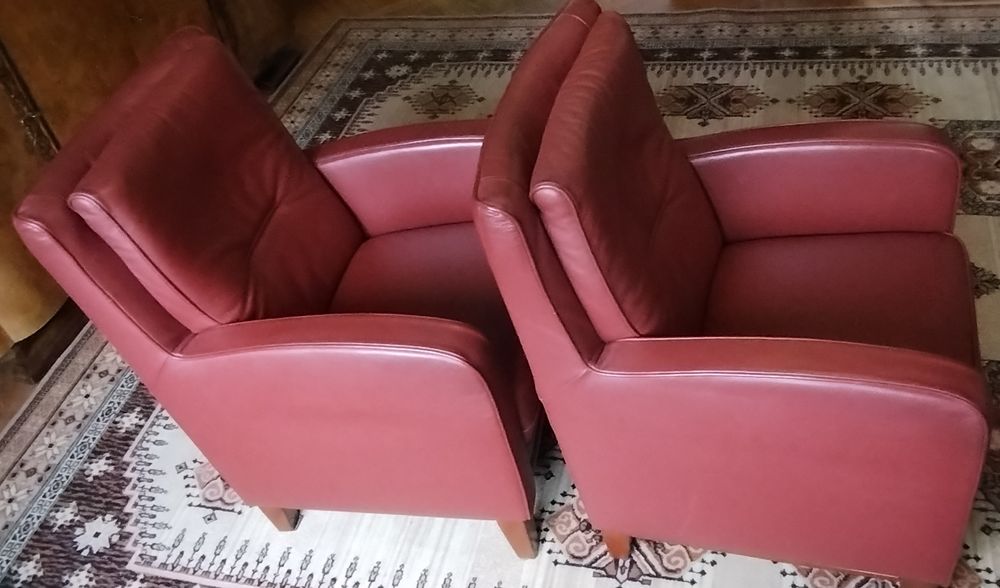 Sprzedam dwa fotele skórzane kolor bordo